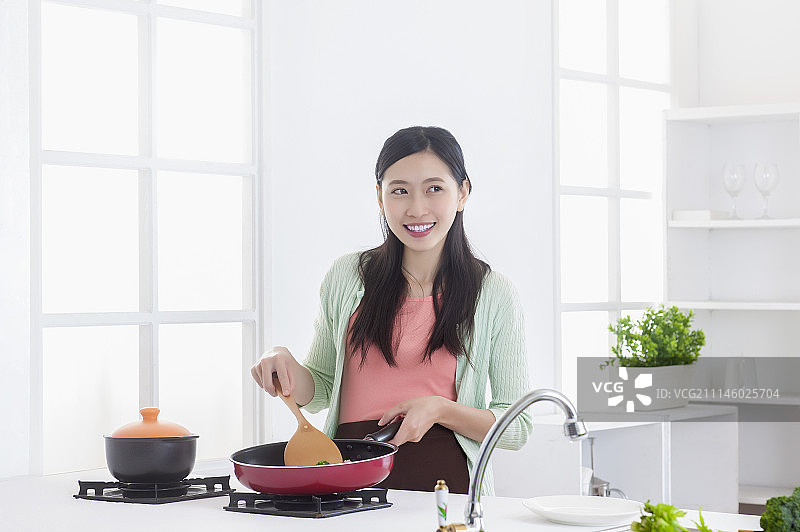 女性,家庭主妇,烹饪图片素材