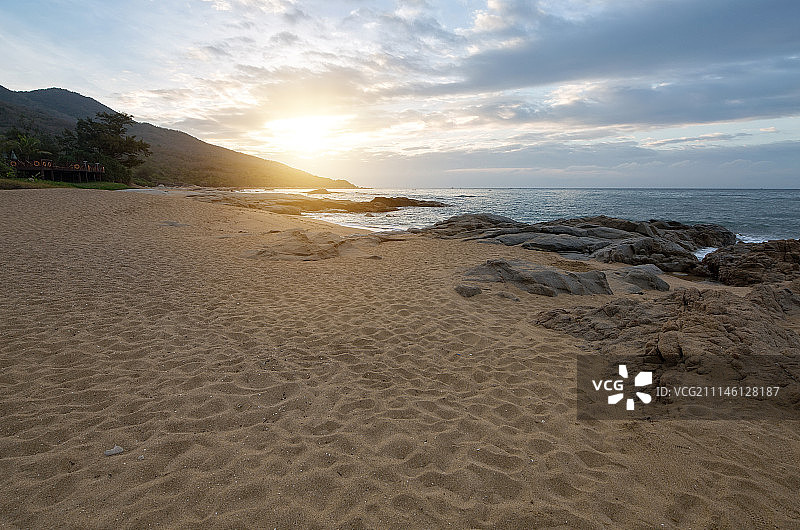 三亚南山小月湾清晨图片素材