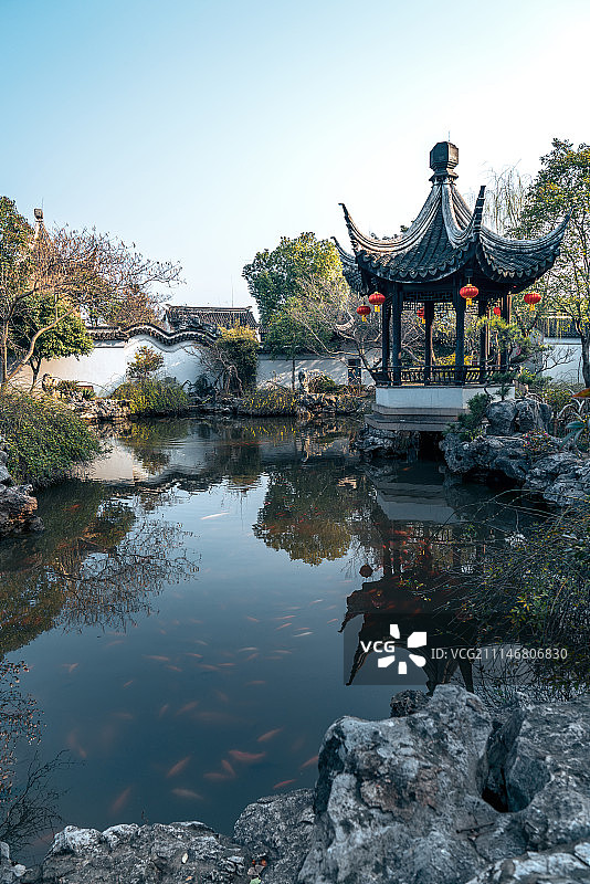 木渎苏州园林鱼塘图片素材