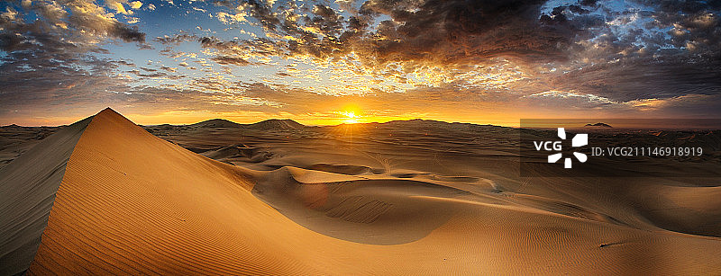 瓦卡奇纳日落图片素材