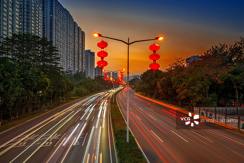 挂灯笼的马路图片素材