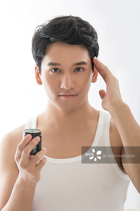 青年男士美发肖像图片素材