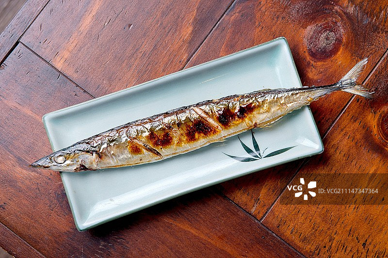 烤秋刀鱼图片素材