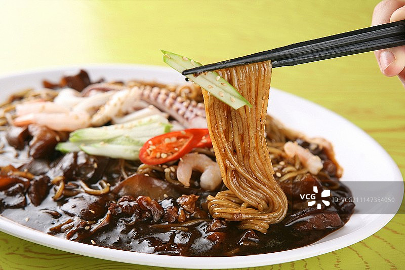 巨型黑豆酱面条图片素材