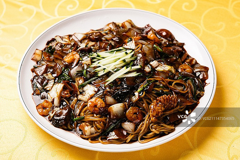 巨型黑豆酱面条图片素材