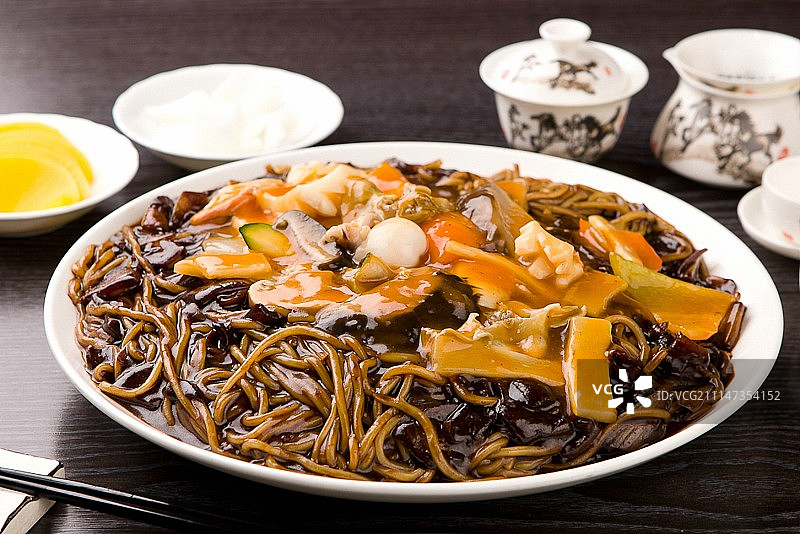 巨型黑豆酱面条图片素材