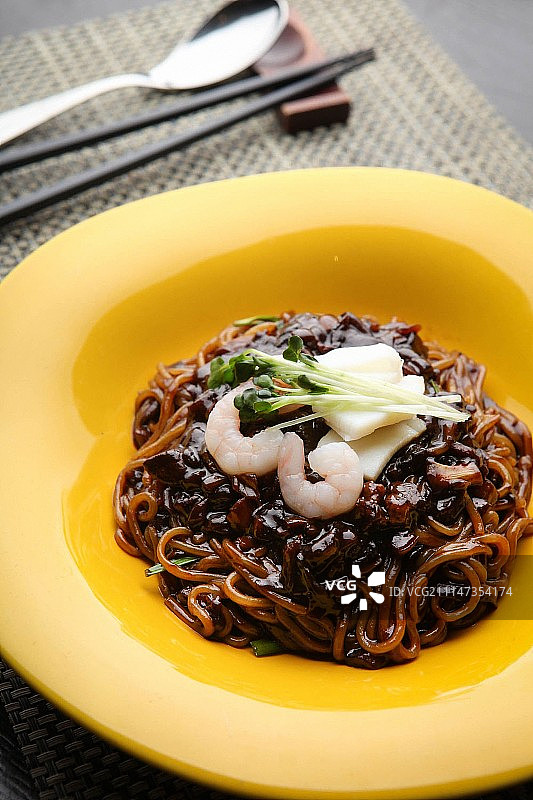 巨型黑豆酱面条图片素材