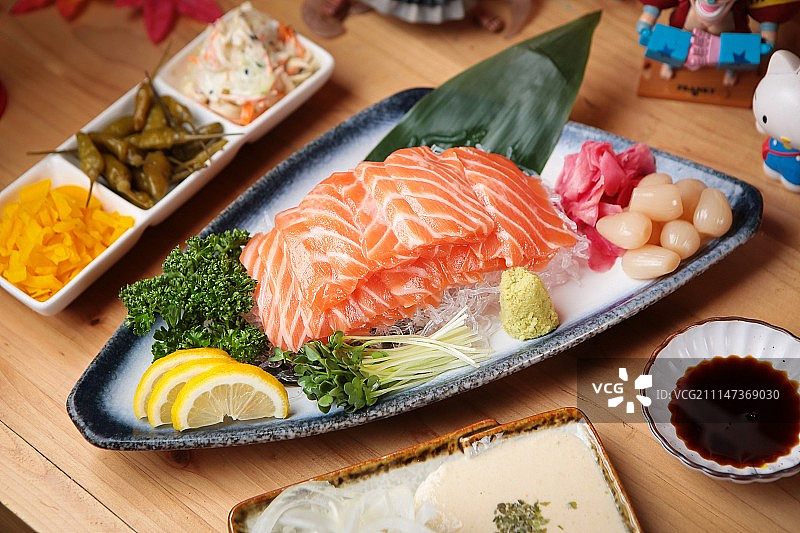 三文鱼刺身日式料理图片素材