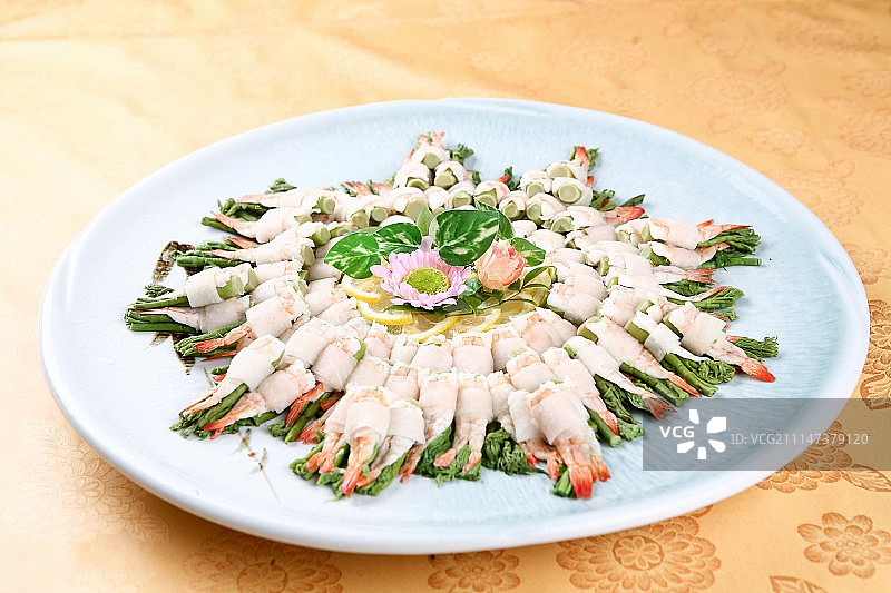 水煮虾搭配刺老芽图片素材