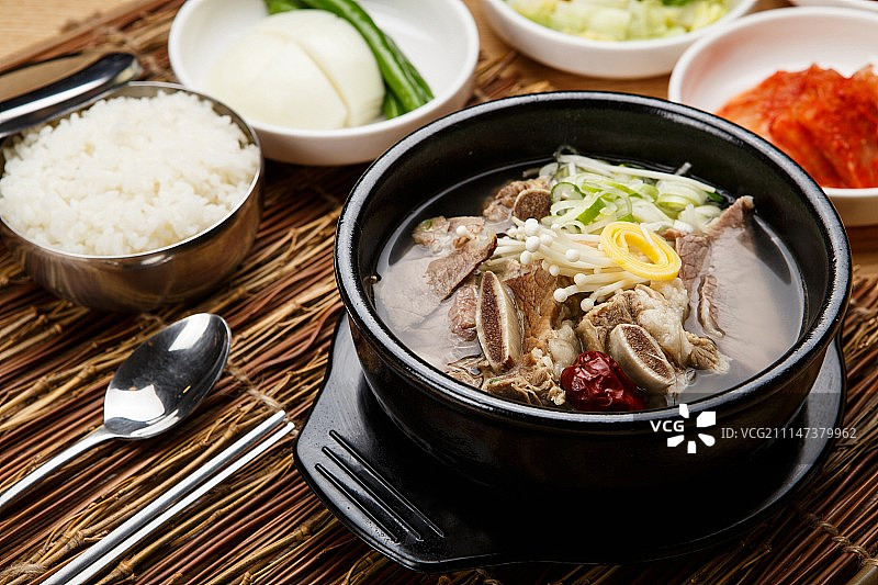 煮牛小排汤图片素材