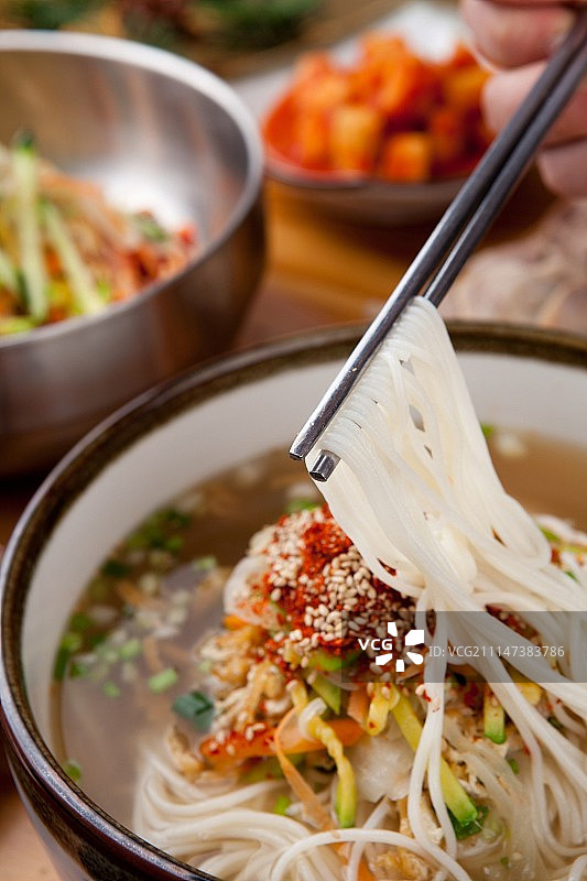 干燥的凤尾鱼汤面图片素材