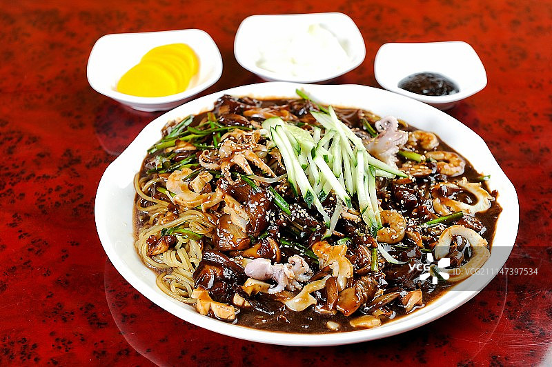 巨型黑豆酱面条图片素材