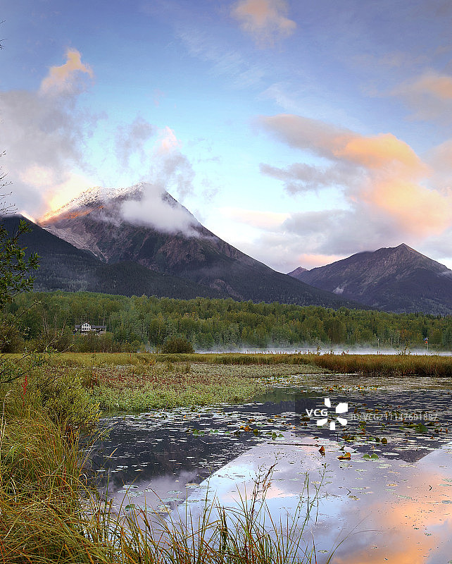 凯瑟琳湖日出图片素材