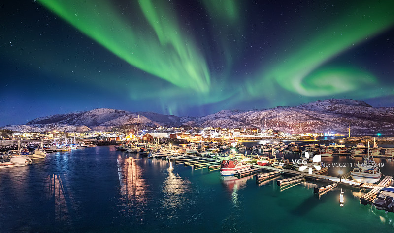 挪威小镇极光风光图片素材