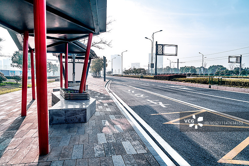 现代城市公交站台图片素材