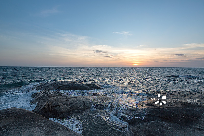 三亚南山小月湾日落图片素材