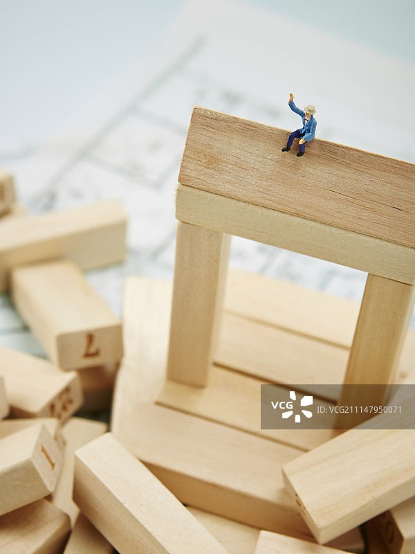 积木和玩偶图片素材