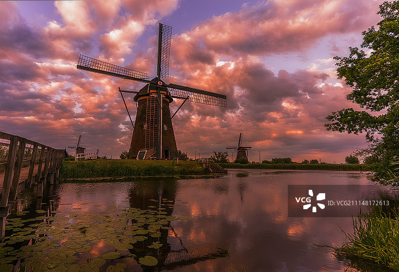 荷兰小孩堤防图片素材