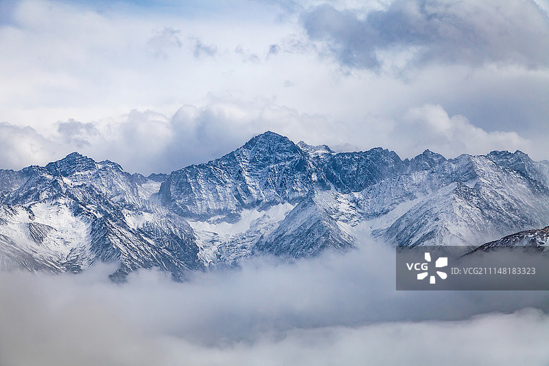 巴郎山雪后风光图片素材