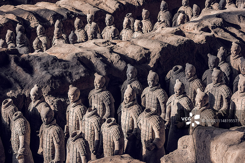 威武雄壮的秦始皇兵马俑队列图片素材