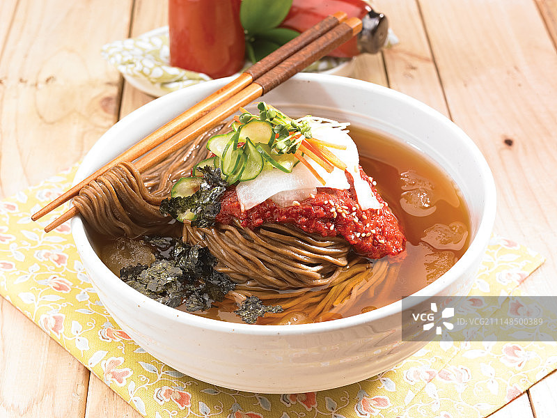 韩式香辣荞麦面图片素材