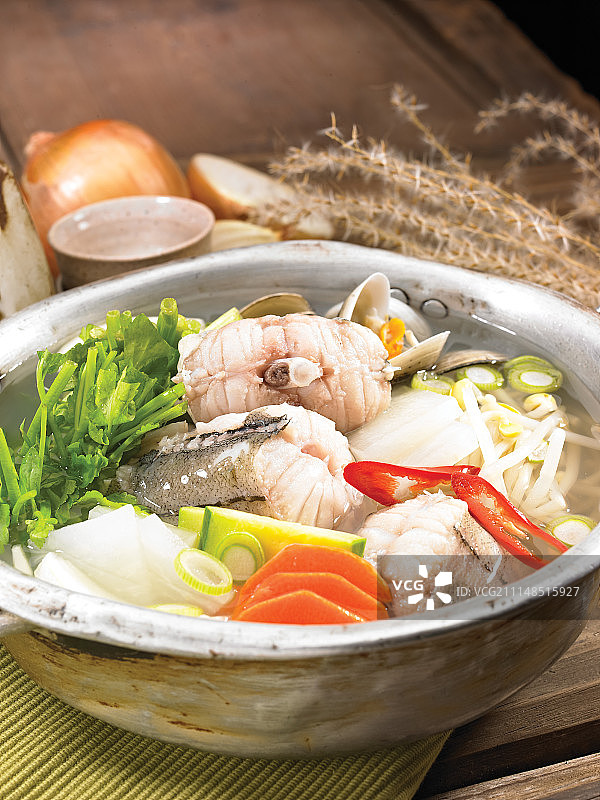 韩式辣味鳕鱼蔬菜汤图片素材