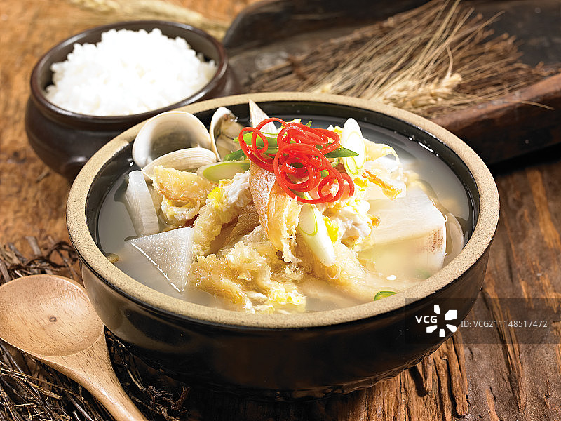 韩式冻干鳕鱼豆芽汤图片素材