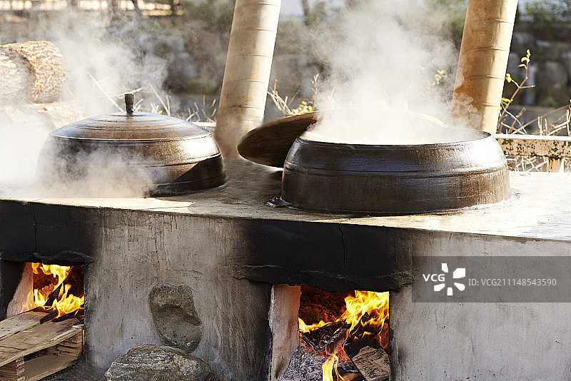 沸腾的锅图片素材
