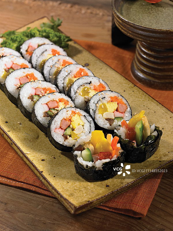 蔬菜紫菜包饭等韩国料理图片素材