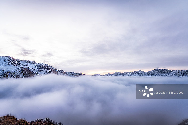 巴郎山云海图片素材