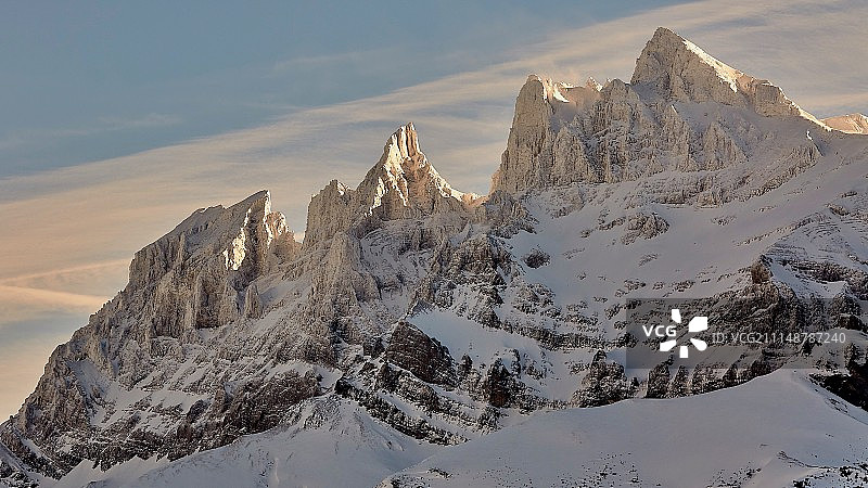 米迪齿峰（瑞士瓦莱州）的清晨图片素材