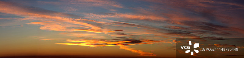车里雅宾斯克陨石之后的第一个日落图片素材