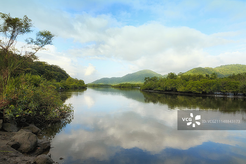 巴西圣保罗州贝尔蒂奥加的Jurubatuba河图片素材