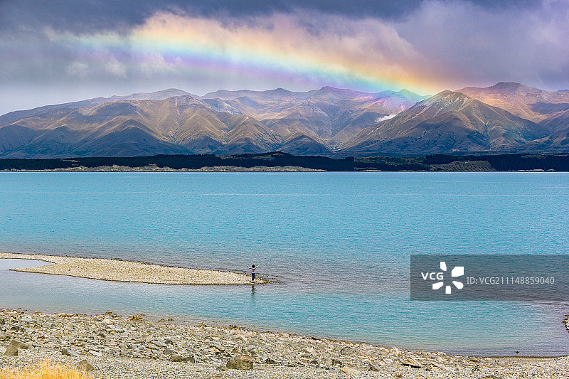 普卡基湖上的彩虹图片素材