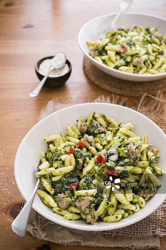 香肠和拉皮尼空心面（意大利）图片素材