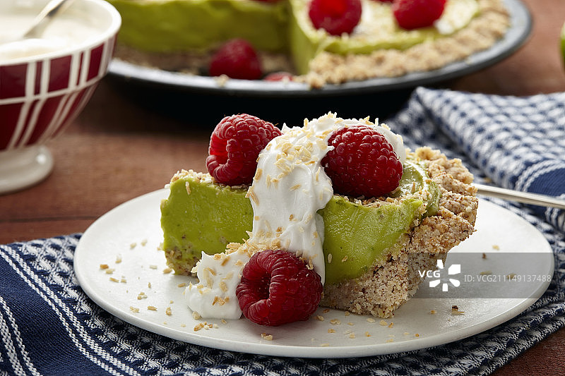 牛油果青柠覆盆子纯素挞图片素材