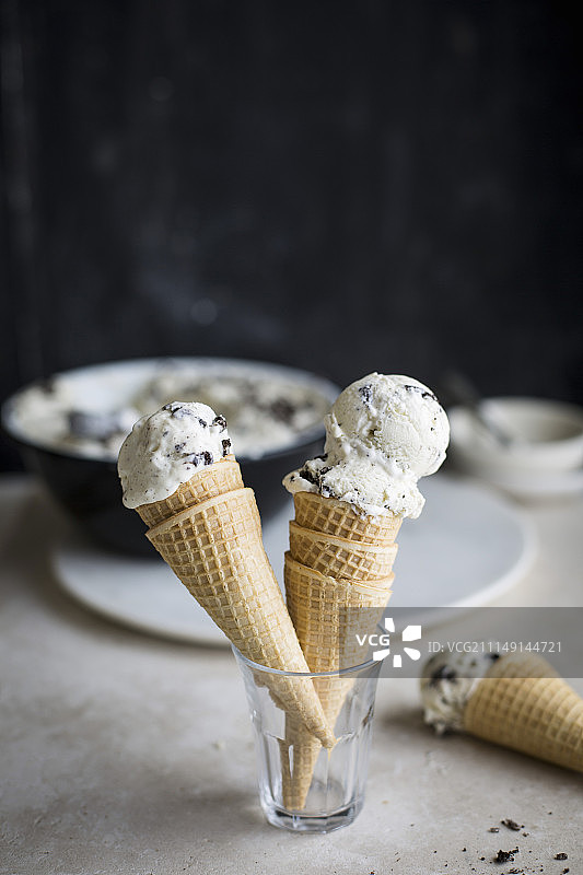 甜筒冰淇淋饼干图片素材