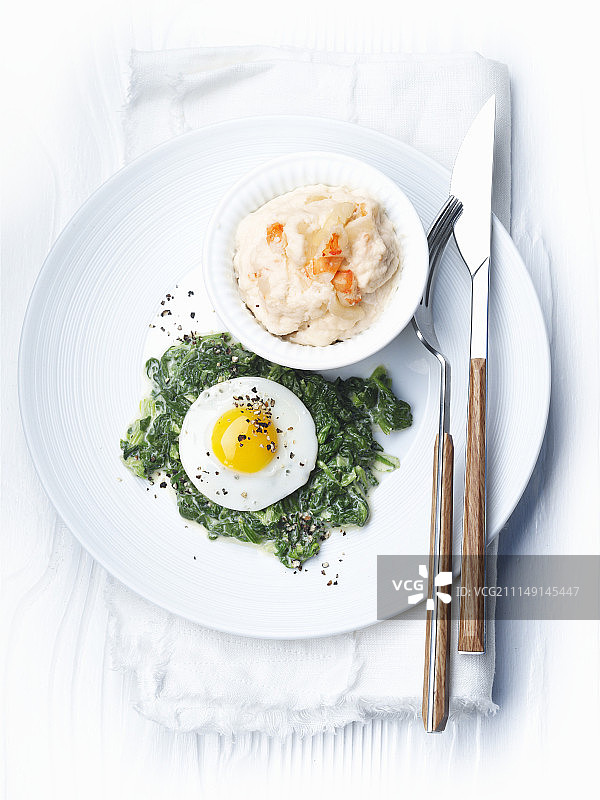 鹌鹑蛋菠菜甲壳类馅饼图片素材