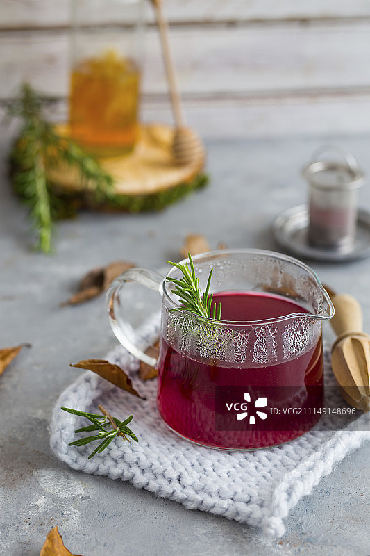 壶中的芙蓉花茶图片素材