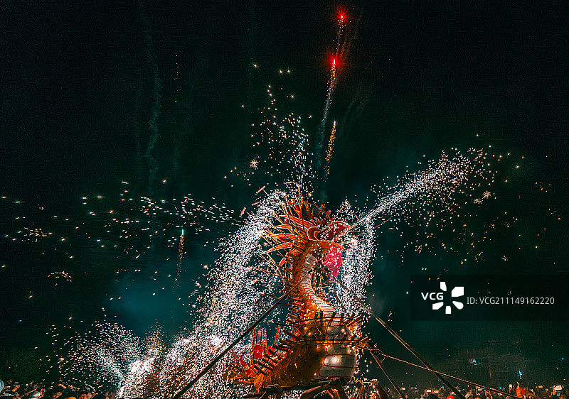 广东丰顺烧火龙图片素材