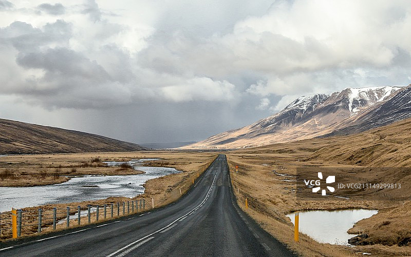 幸福在于过程，而非目的地。图片素材
