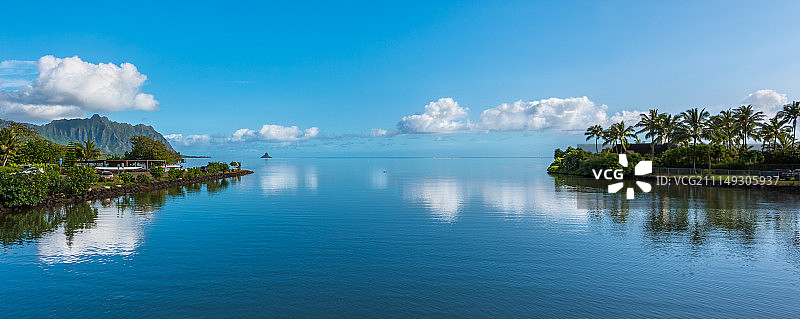 卡内奥赫梦幻般的镜面早晨图片素材