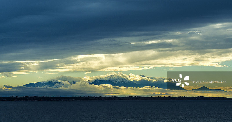 奥林匹斯山与云彩图片素材