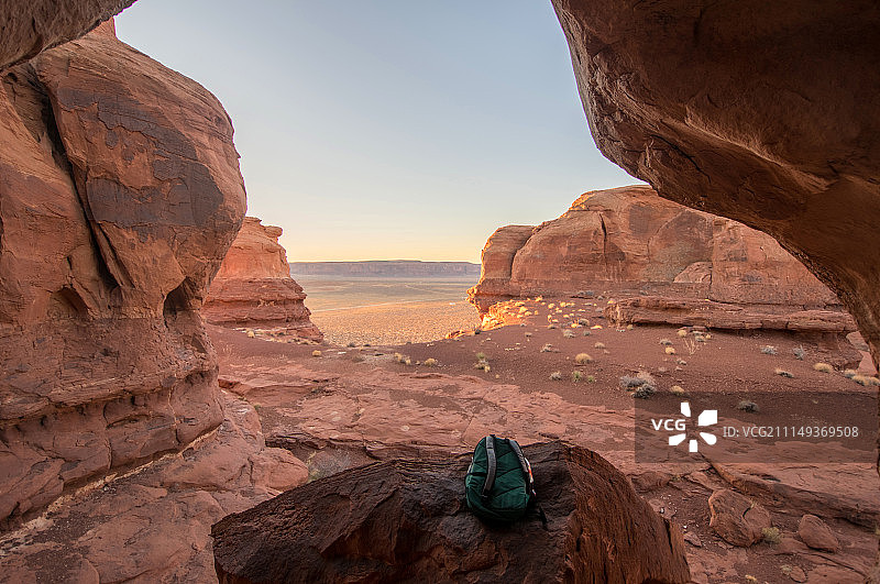 纳瓦霍部落纪念碑谷的泪珠拱门远足图片素材