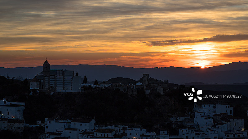 日落下的卡萨雷斯三景图片素材