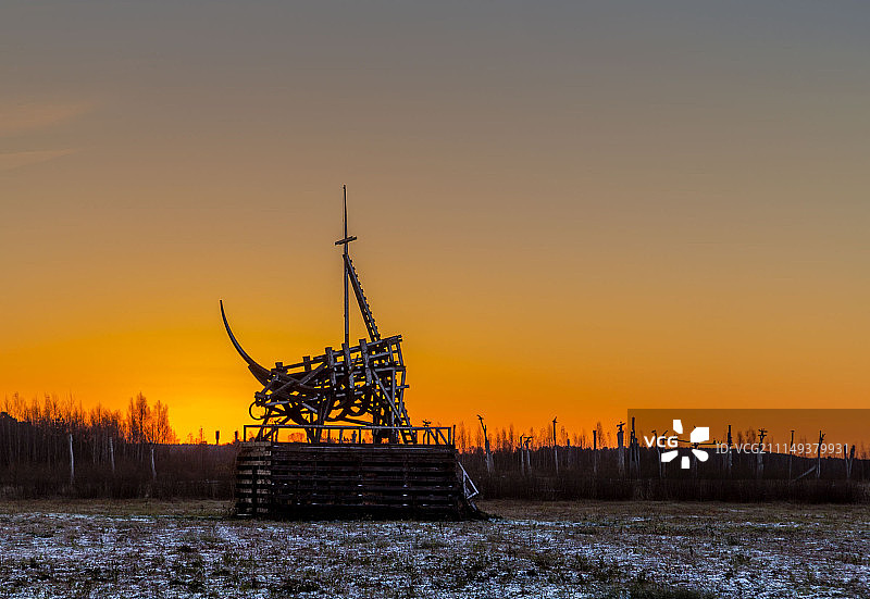 黎明时分相遇图片素材