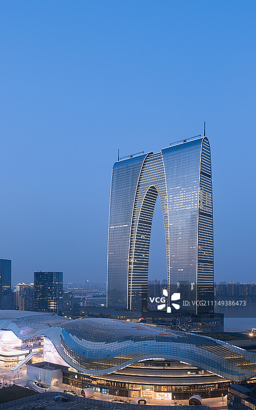 苏州东方之门CBD夜景图片素材