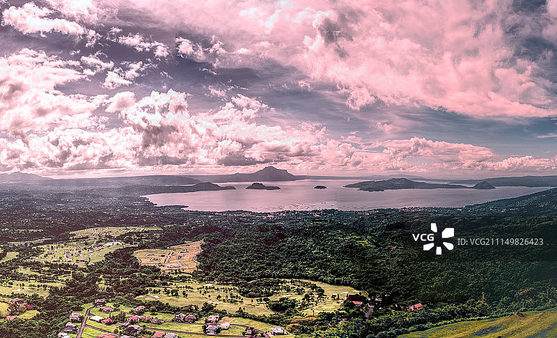 塔尔湖风光图片素材