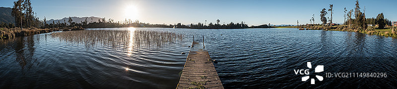 新西兰西海岸布伦纳湖图片素材