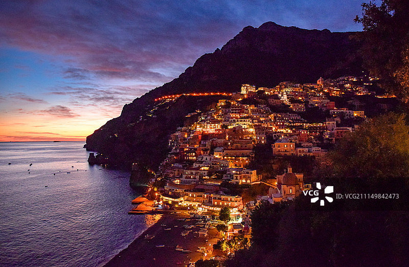 波西塔诺的夜幕图片素材